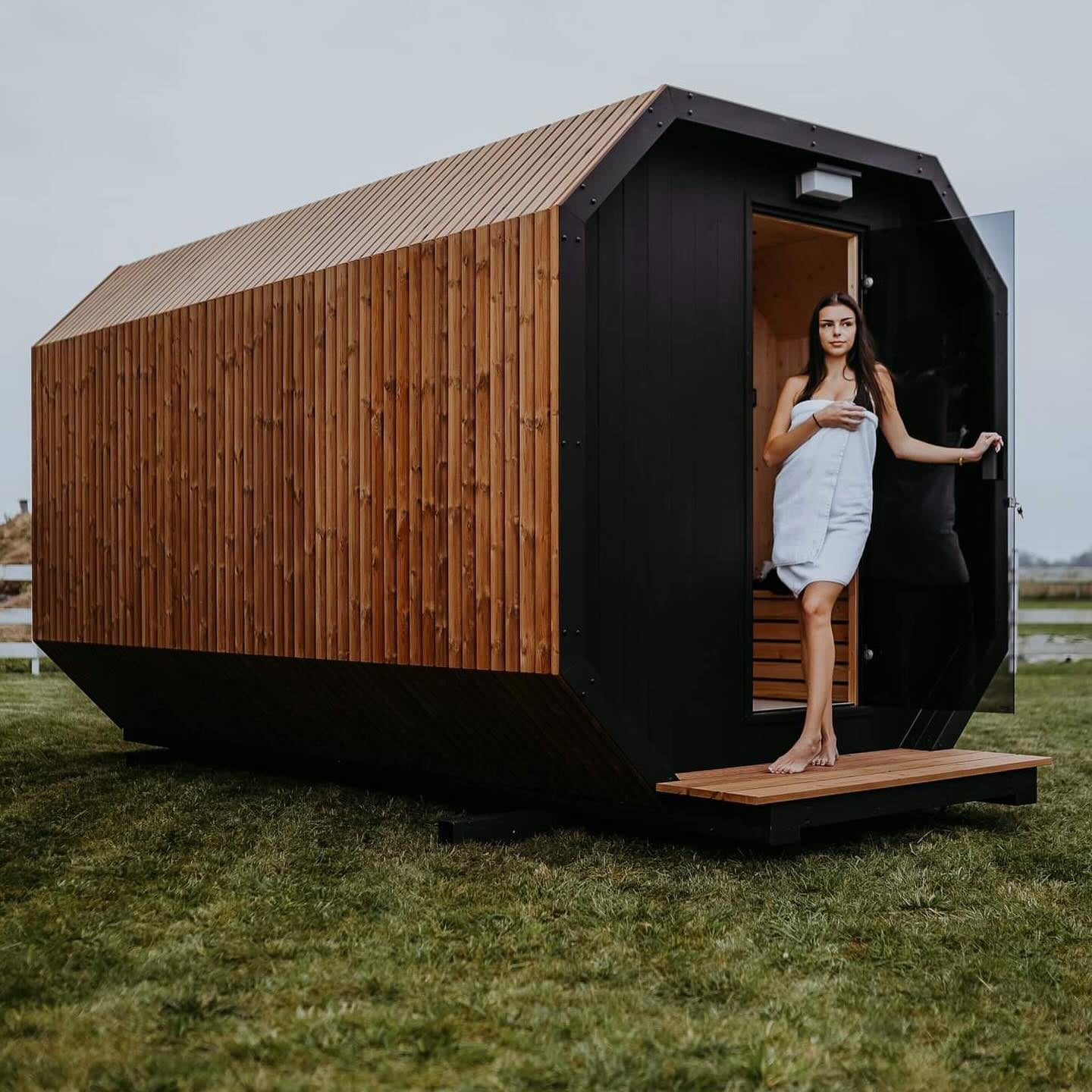 
                  
                    Heal ™ Outdoor Modern Garden Sauna
                  
                
